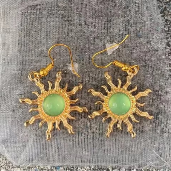 Vintage Sun Earrings Bohemian Jewellery Green Stone Gothic Gold - Picture 10 of 11